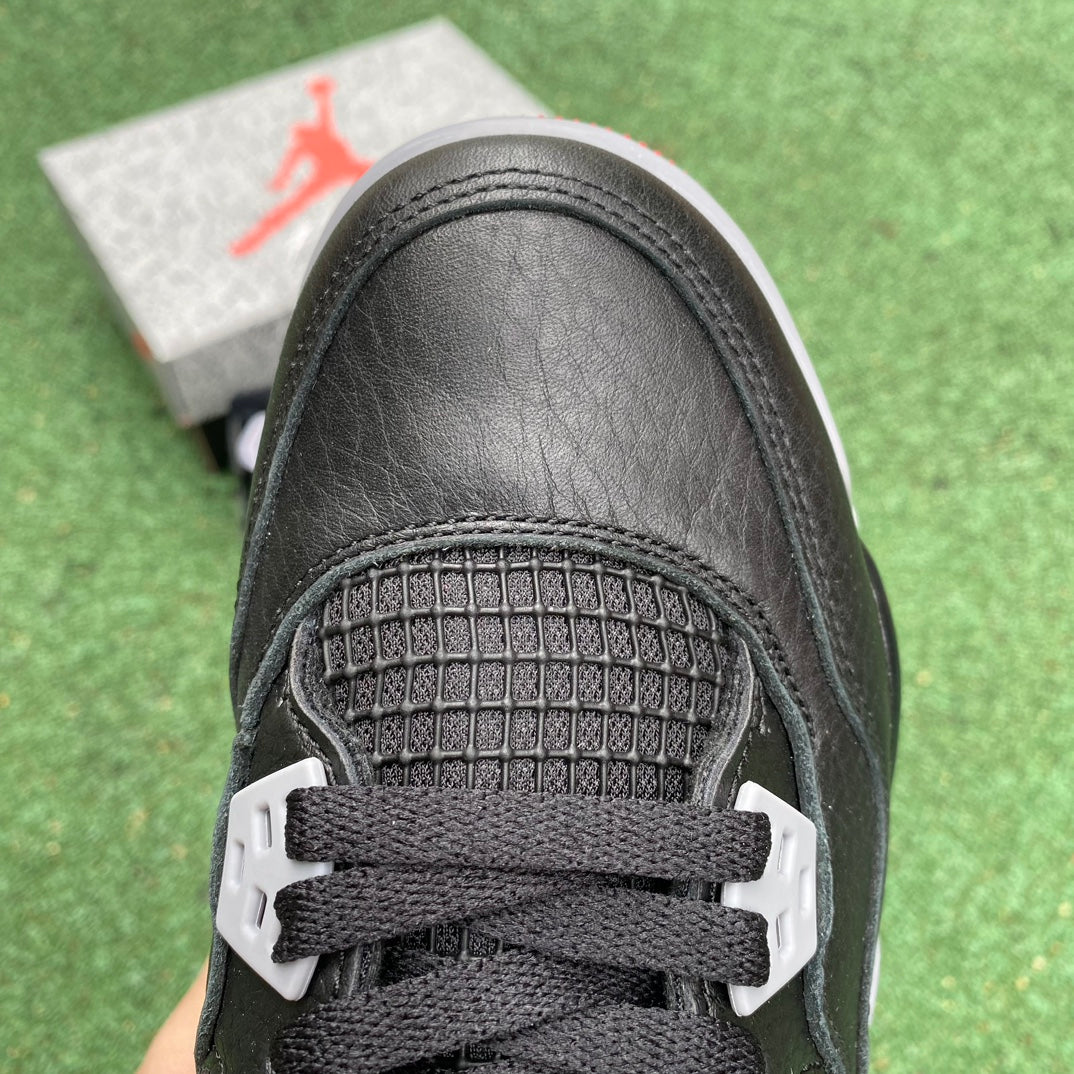 Nike jordan 4