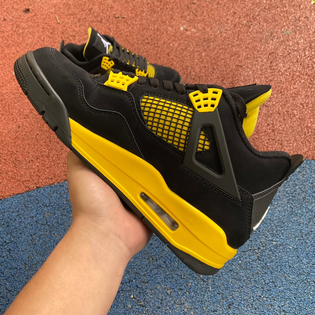 Nike jordan 4
