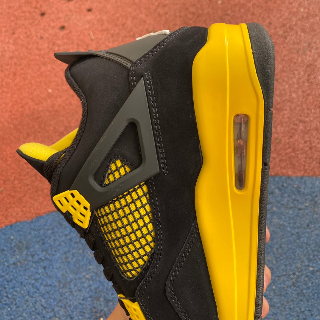 Nike jordan 4
