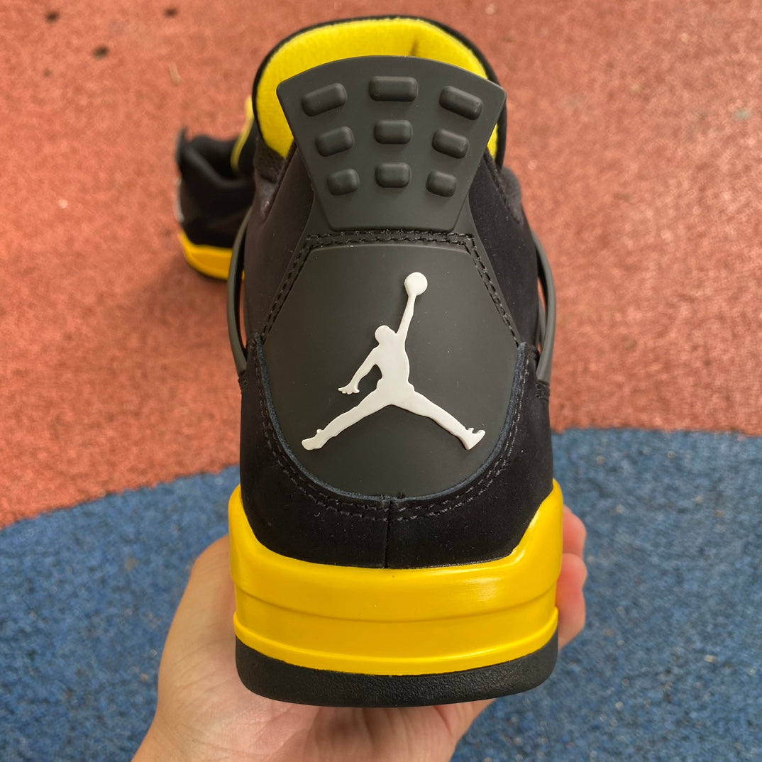 Nike jordan 4